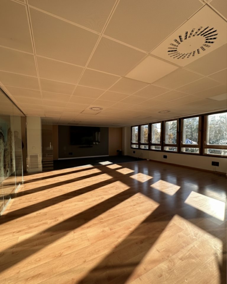 mascentro valencia aula vacia